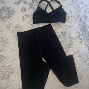 Vuori Sports Bra and Leggings Set